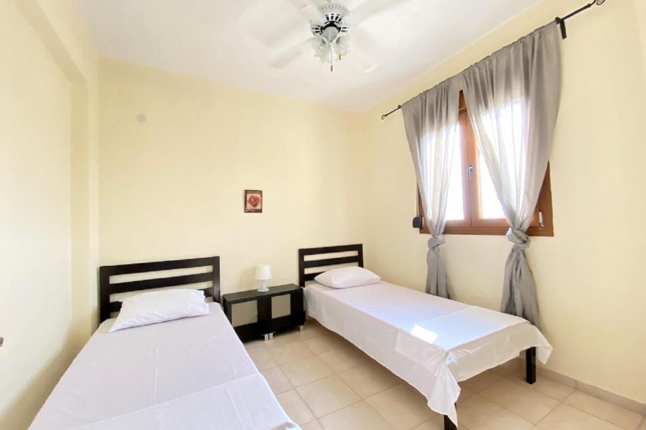 Vladi Guest House Gerakini Sithonia מראה חיצוני תמונה